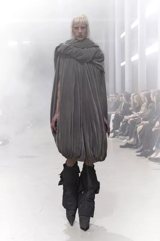 00043-rick-owens-fall-2026-ready-to-wear-credit-brand
