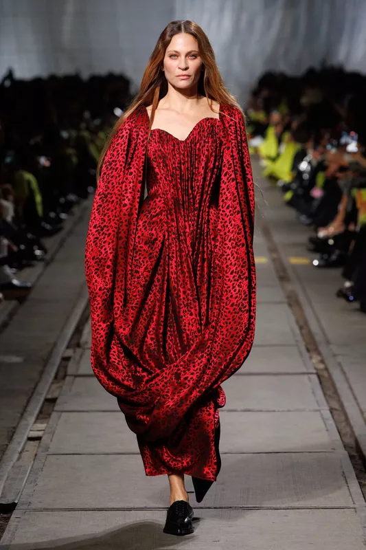 00019-alexander-mcqueen-fall-2024-ready-to-wear-credit-brand