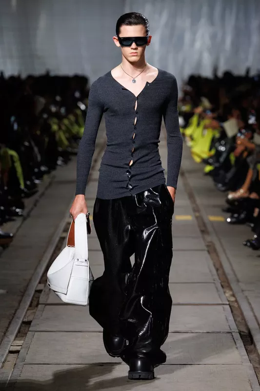00040-alexander-mcqueen-fall-2024-ready-to-wear-credit-brand