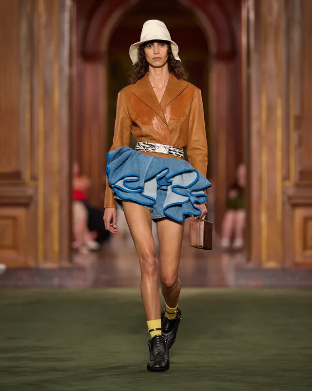 WOMEN_CRUISE_2027_Look_02.jpg