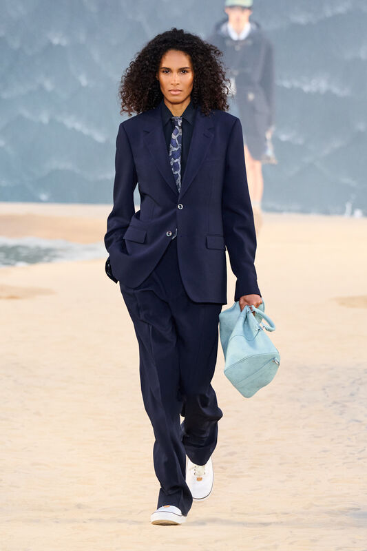 Vuitton m S27 010