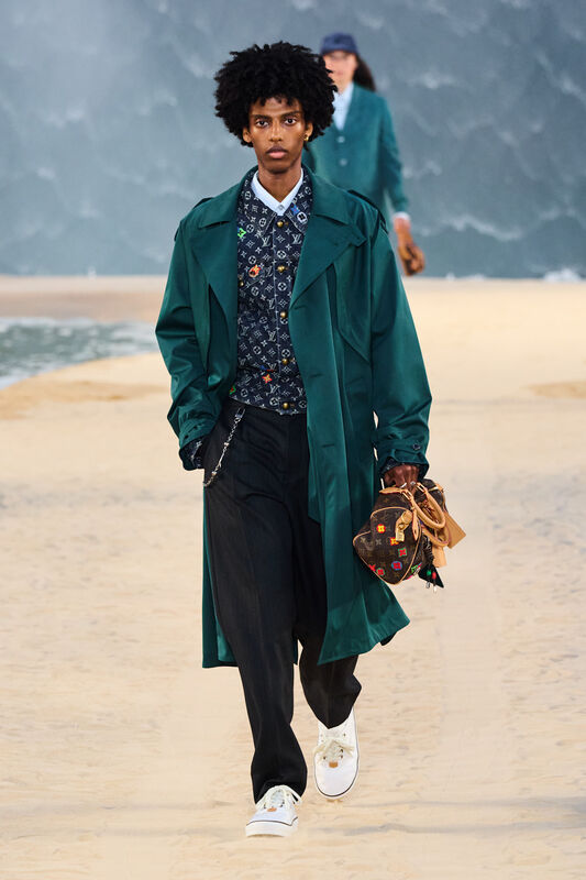 Vuitton m S27 023