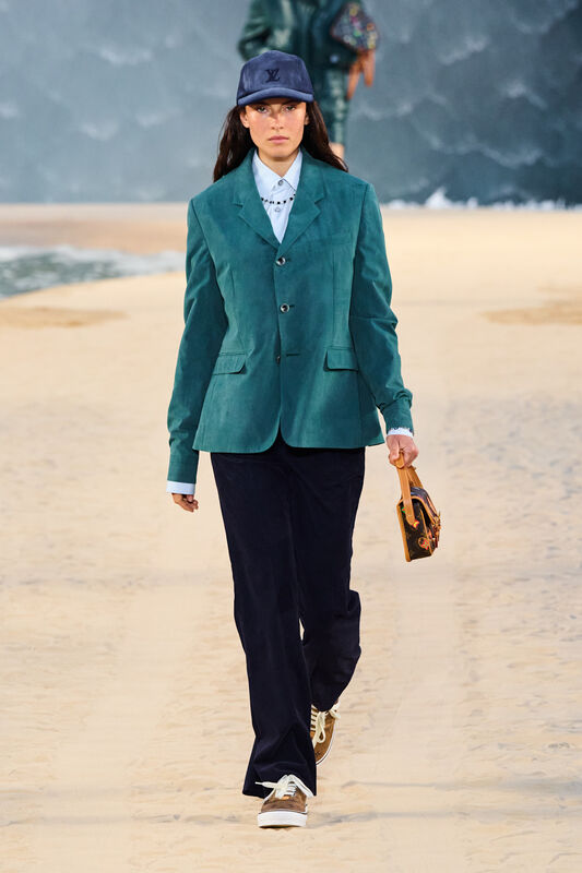Vuitton m S27 024