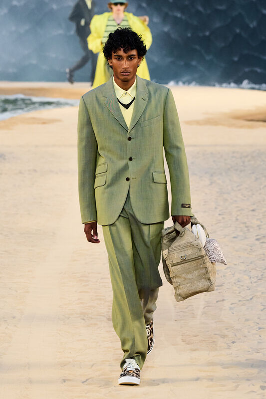 Vuitton m S27 031