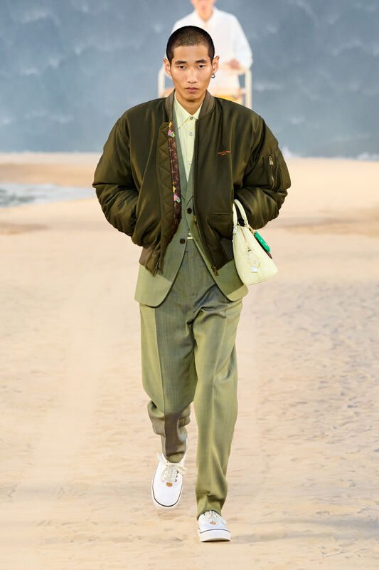 Vuitton m S27 036