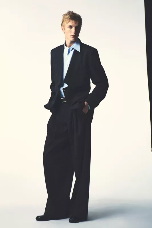 00006-givenchy-spring-2027-menswear-credit-brand