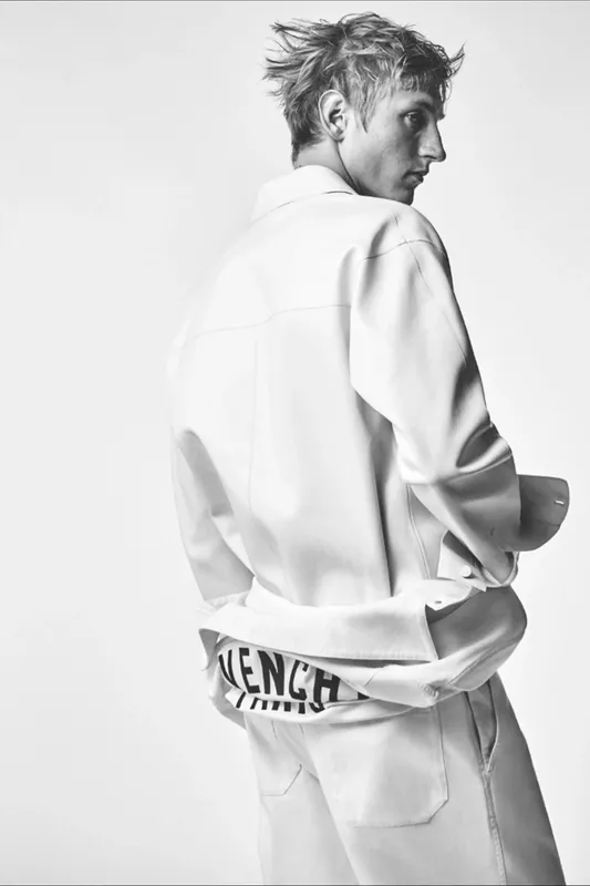 00014-givenchy-spring-2027-menswear-credit-brand