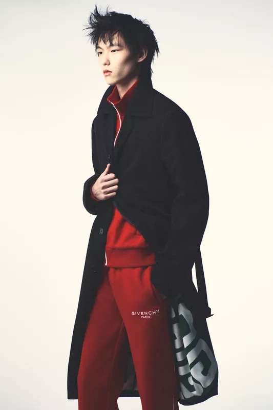 00018-givenchy-spring-2027-menswear-credit-brand