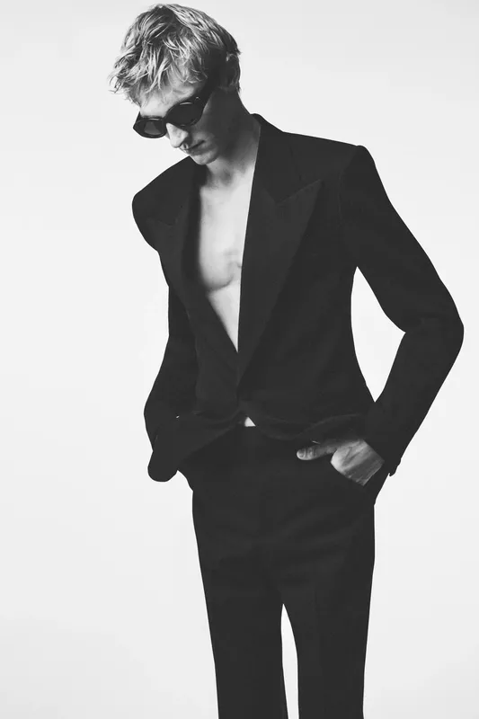 00025-givenchy-spring-2027-menswear-credit-brand