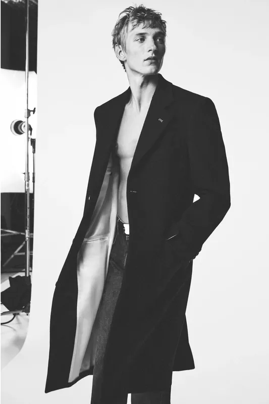 00028-givenchy-spring-2027-menswear-credit-brand