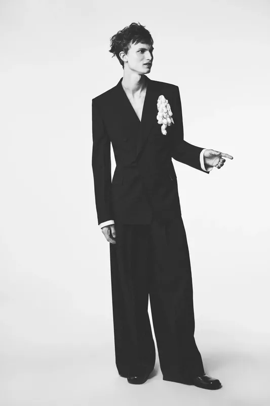 00032-givenchy-spring-2027-menswear-credit-brand