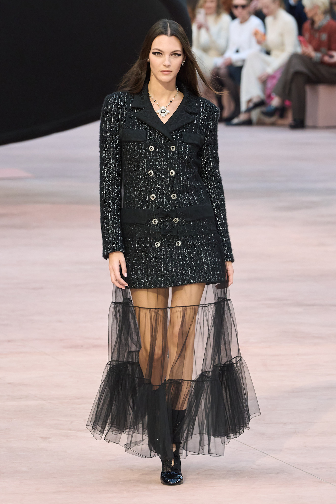 Chanel F25 001
