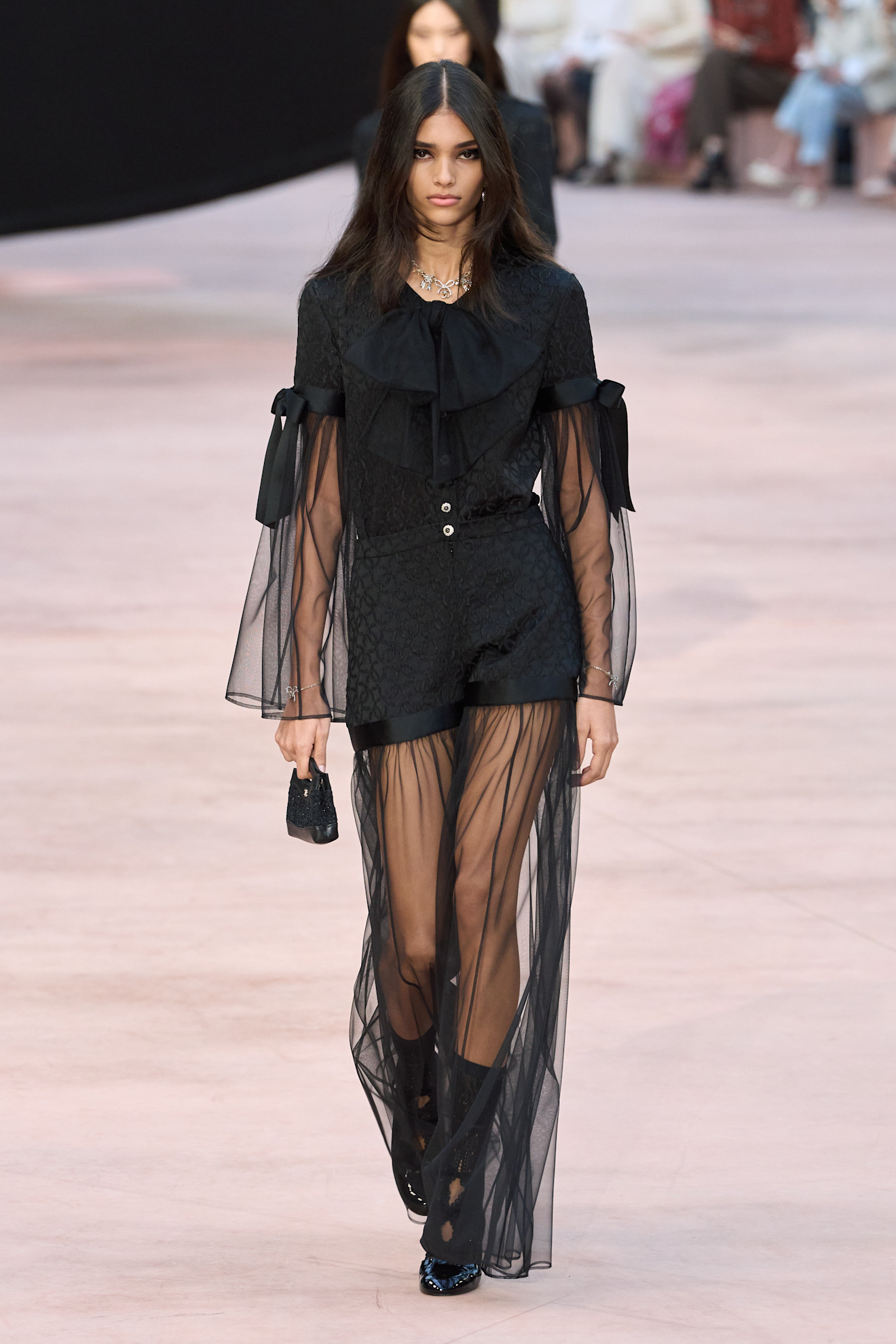 Chanel F25 009