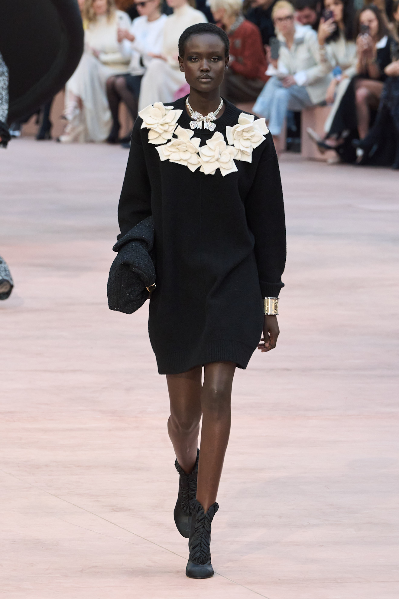 Chanel F25 014