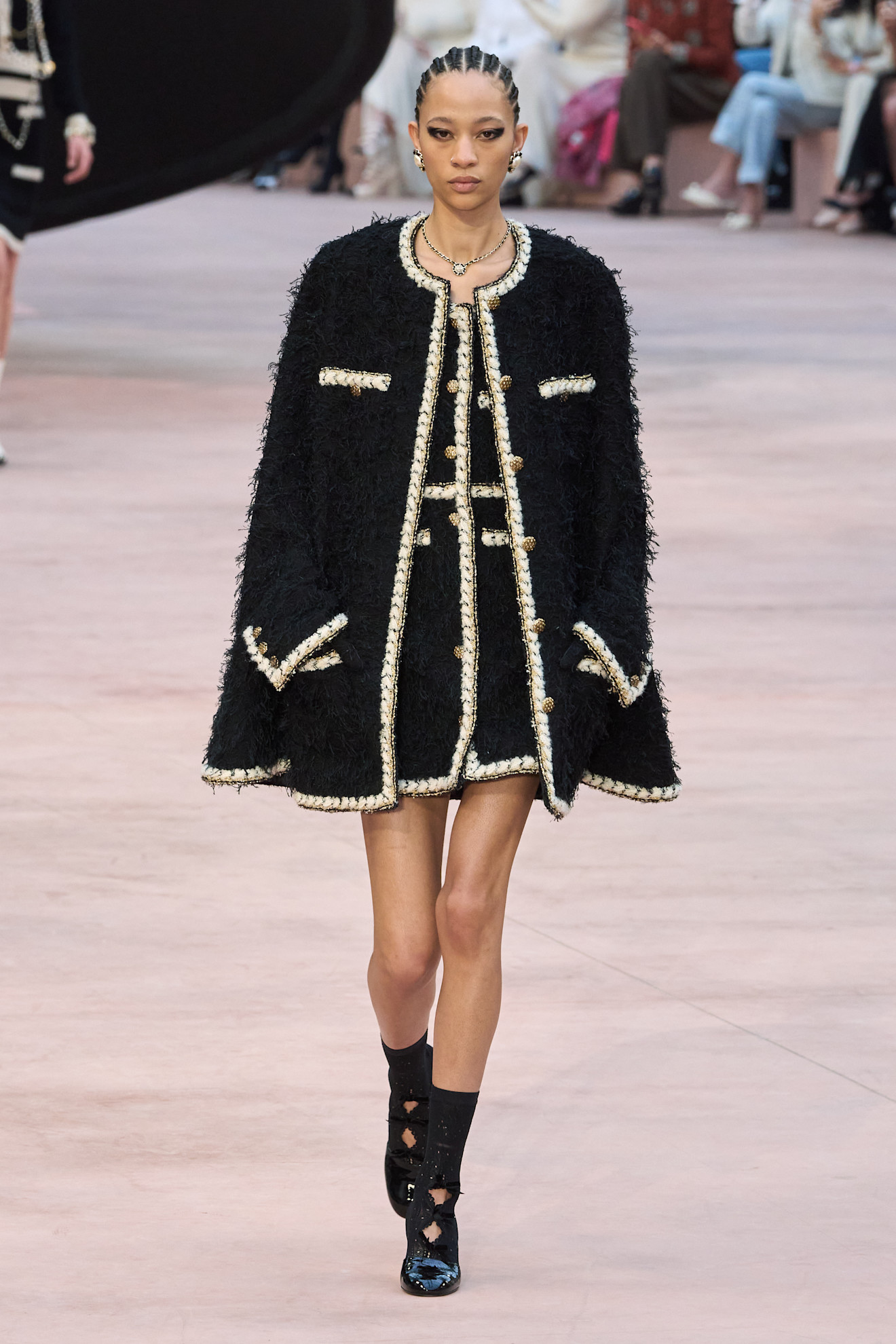Chanel F25 027