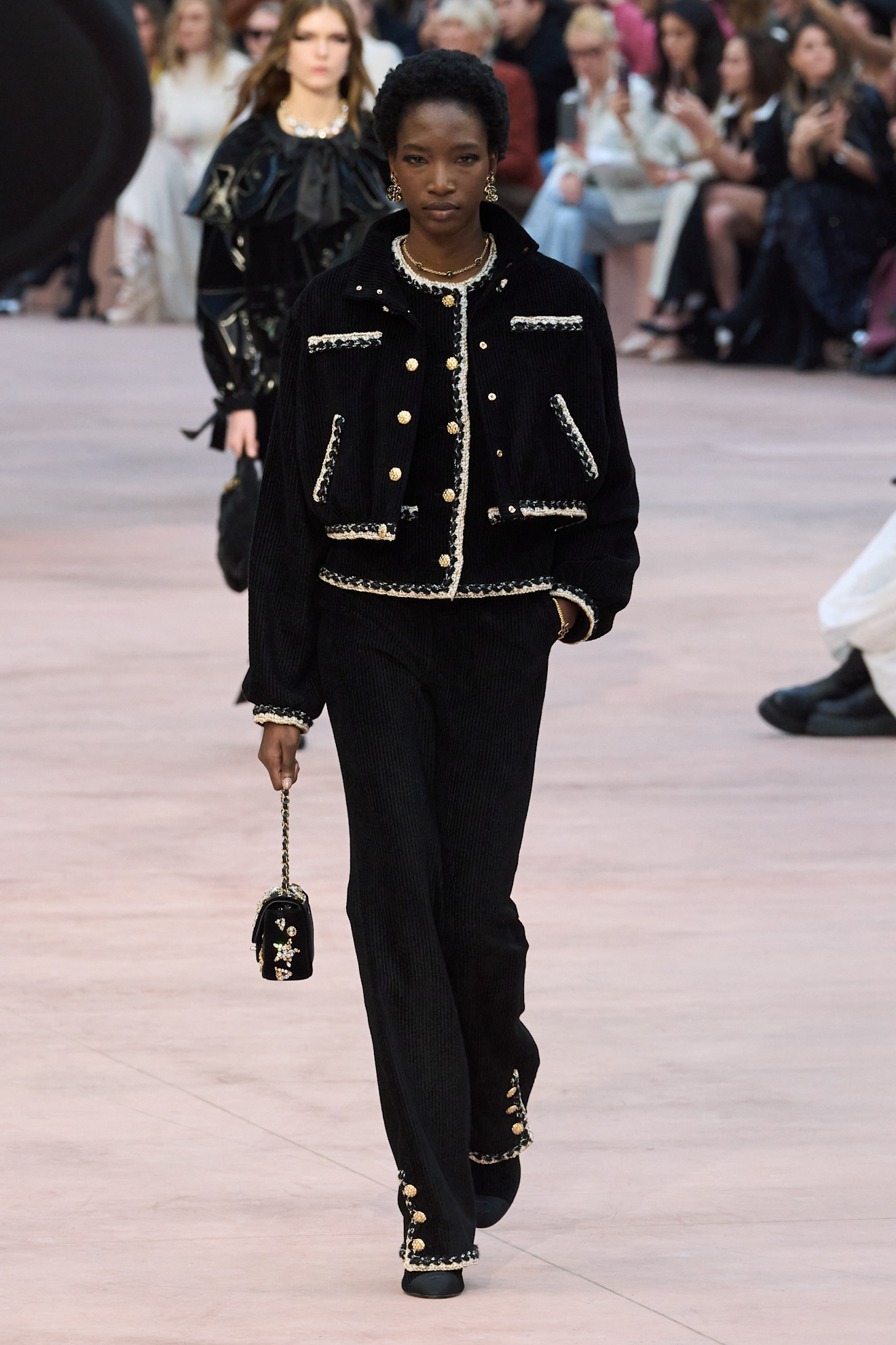 Chanel F25 030