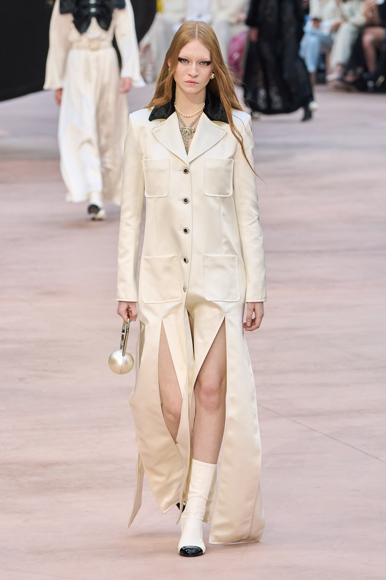 Chanel F25 068