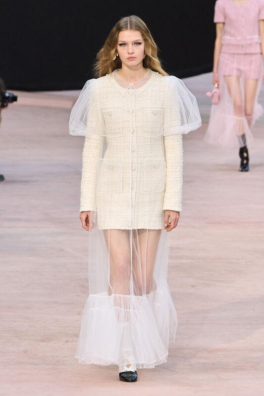 Chanel F25 005