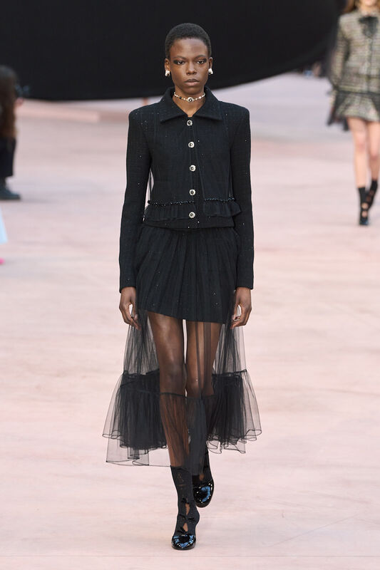 Chanel F25 007