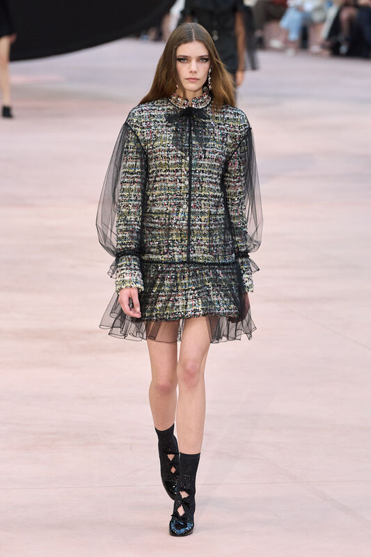 Chanel F25 008