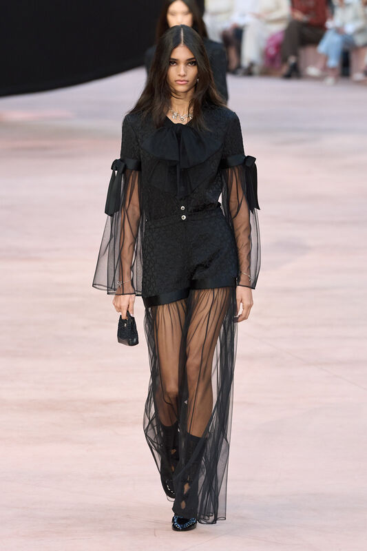 Chanel F25 009