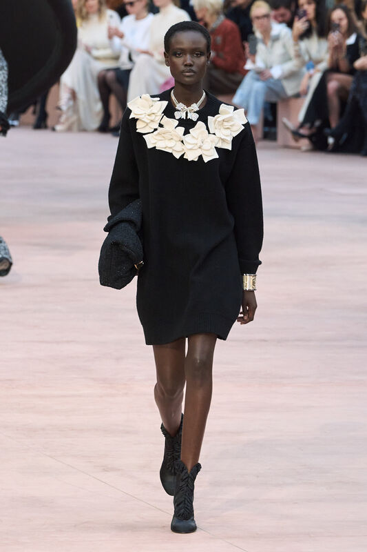 Chanel F25 014