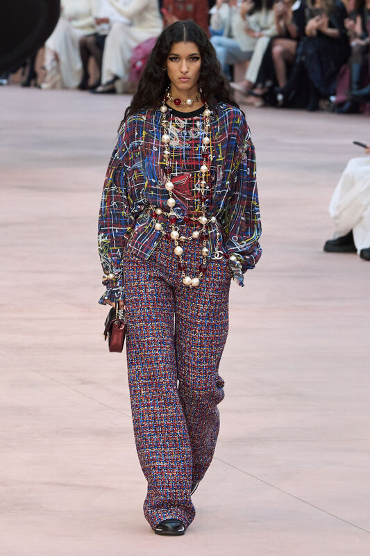 Chanel F25 018