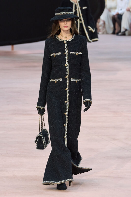Chanel F25 026