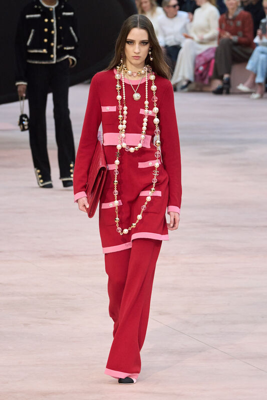 Chanel F25 029