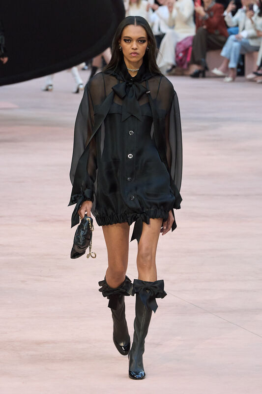 Chanel F25 034