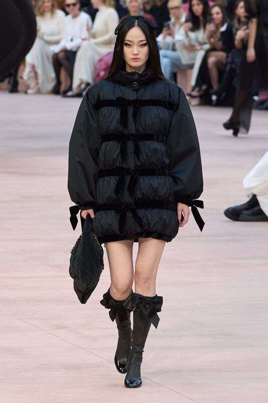 Chanel F25 037
