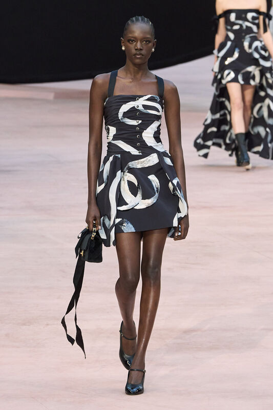 Chanel F25 045