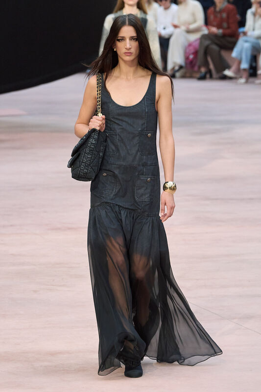 Chanel F25 050