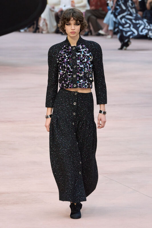 Chanel F25 052