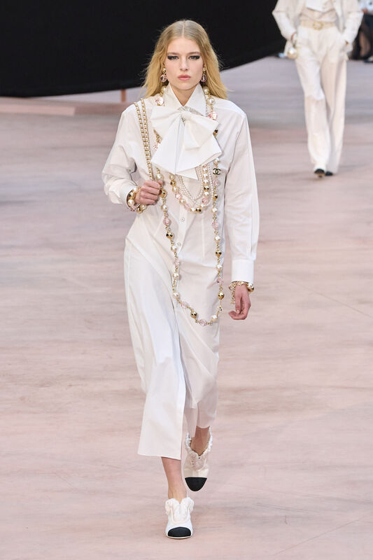 Chanel F25 058