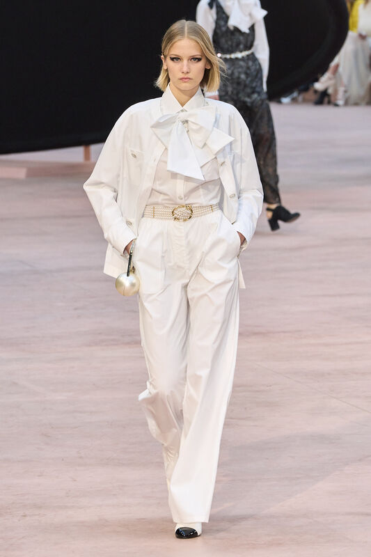 Chanel F25 059