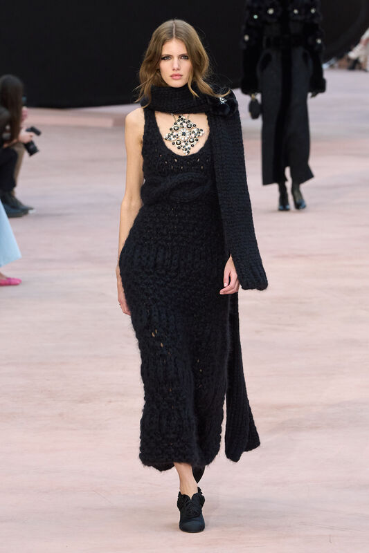 Chanel F25 061