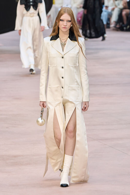 Chanel F25 068