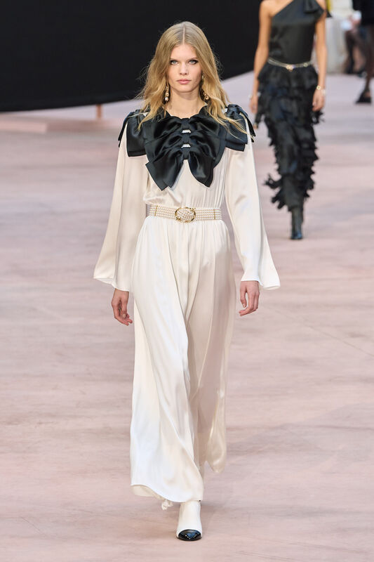 Chanel F25 069