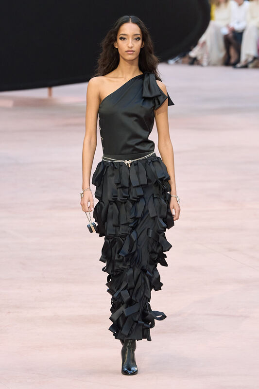 Chanel F25 070