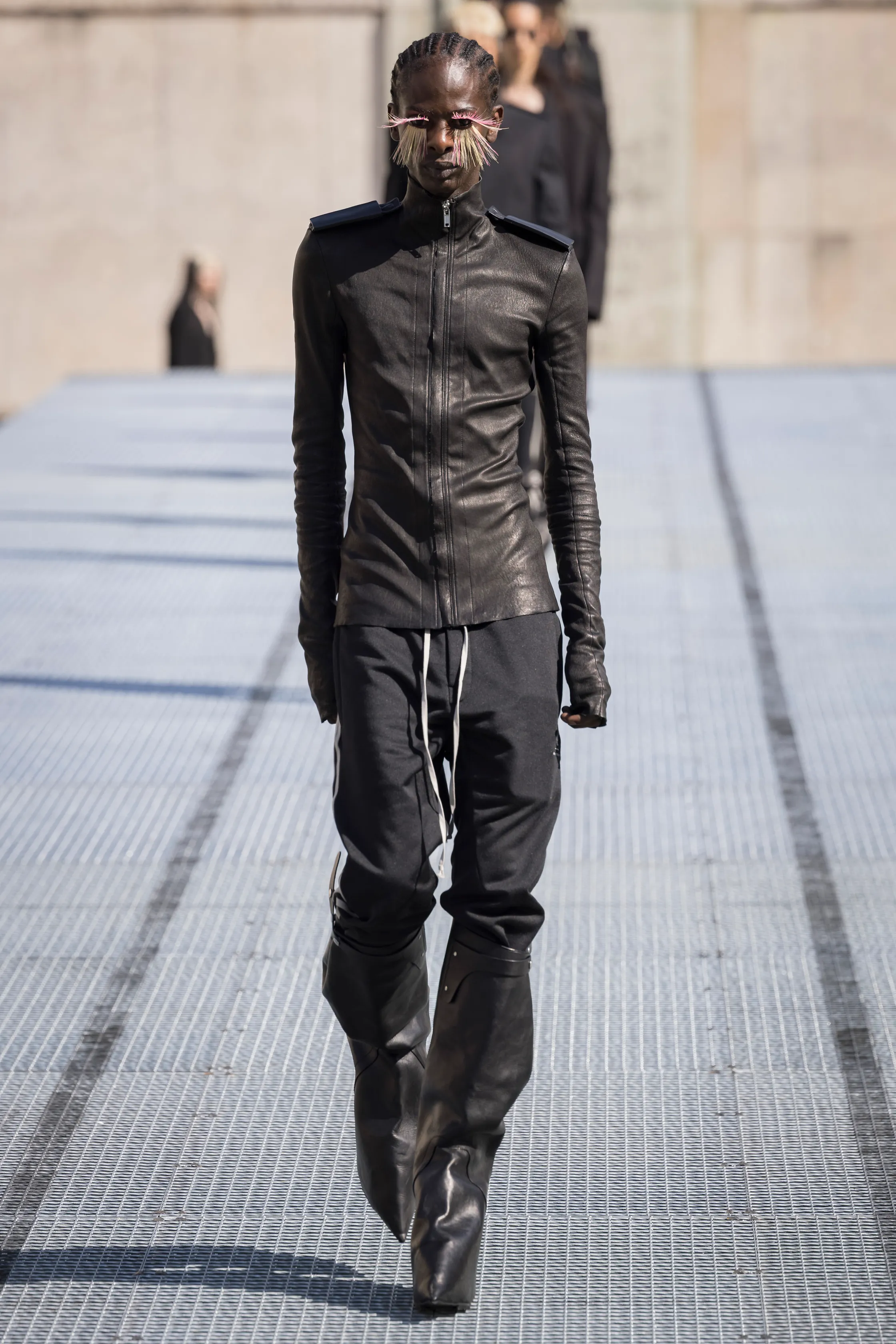 00004-rick-owens-spring-2027-menswear-credit-brand