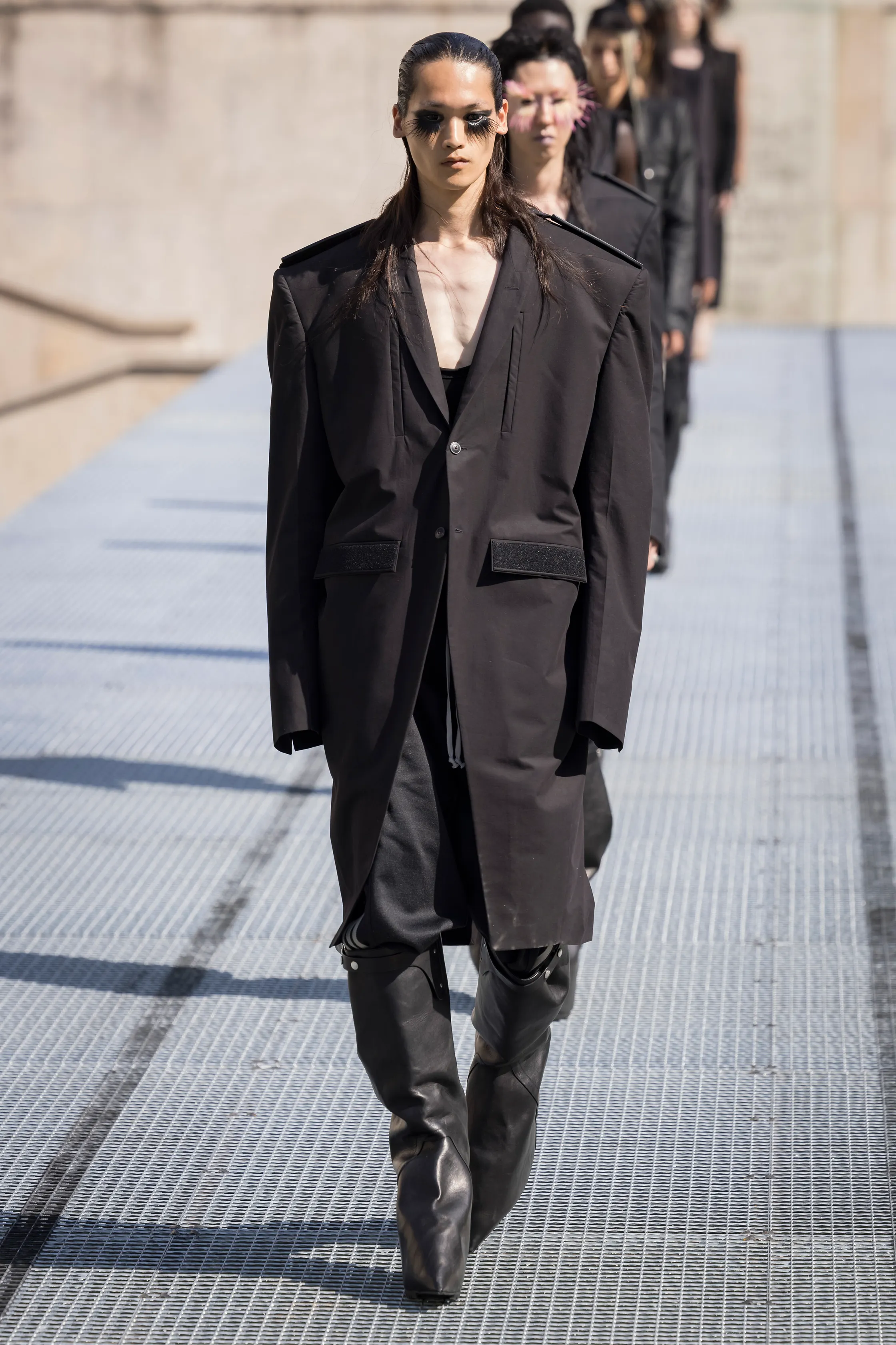 00006-rick-owens-spring-2027-menswear-credit-brand