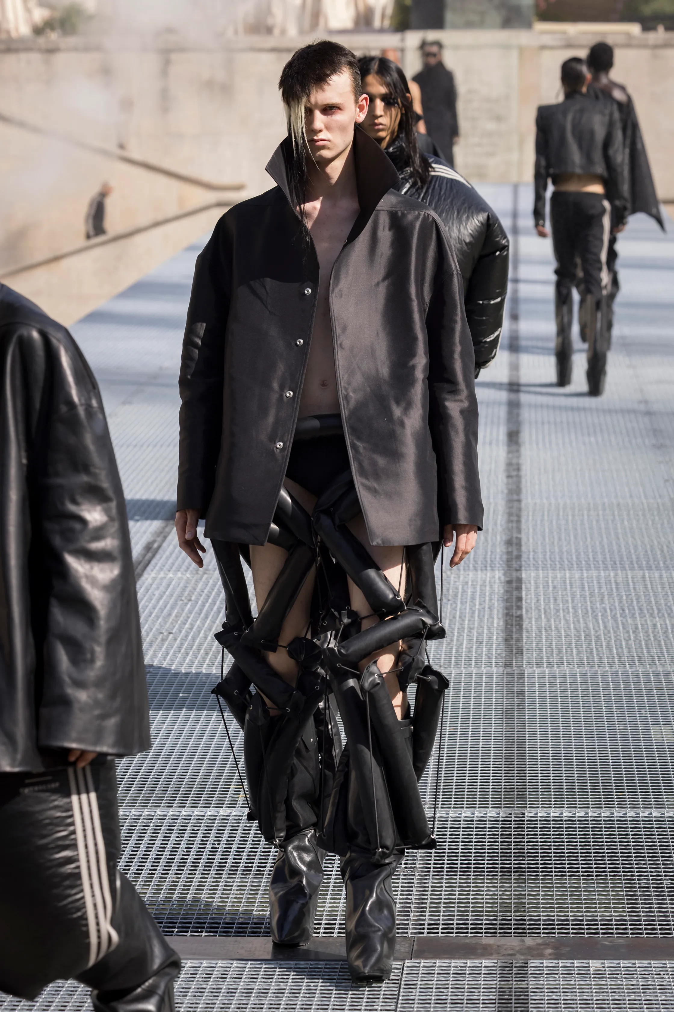 00032-rick-owens-spring-2027-menswear-credit-brand