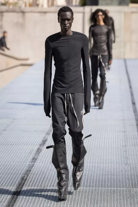 00002-rick-owens-spring-2027-menswear-credit-brand