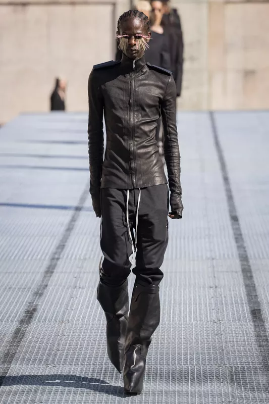 00004-rick-owens-spring-2027-menswear-credit-brand