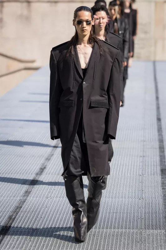 00006-rick-owens-spring-2027-menswear-credit-brand