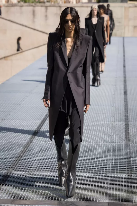 00010-rick-owens-spring-2027-menswear-credit-brand