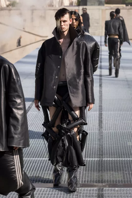 00032-rick-owens-spring-2027-menswear-credit-brand