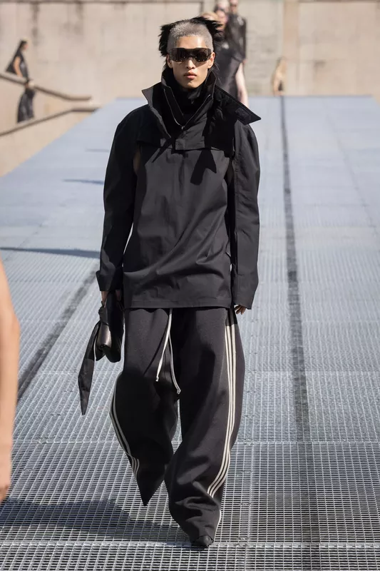 00043-rick-owens-spring-2027-menswear-credit-brand