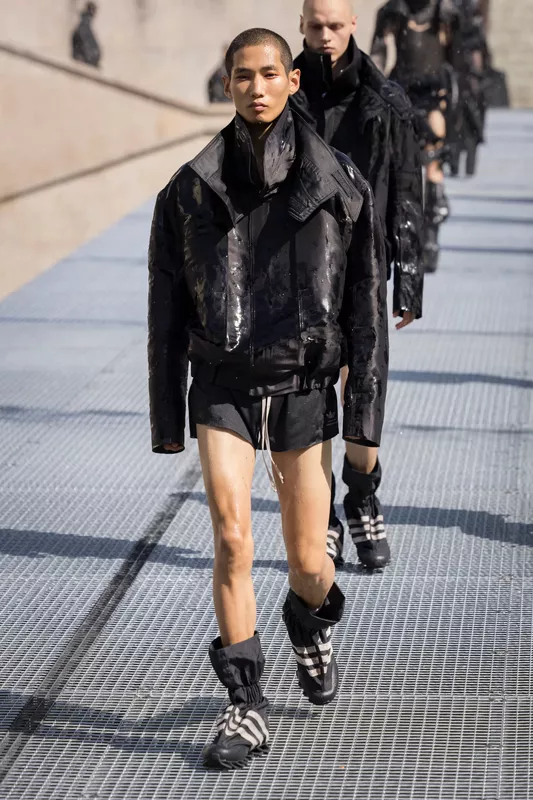 00065-rick-owens-spring-2027-menswear-credit-brand